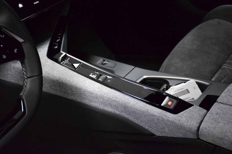 Peugeot e-5008 bild 12