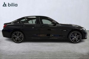 BMW 330 bild 16