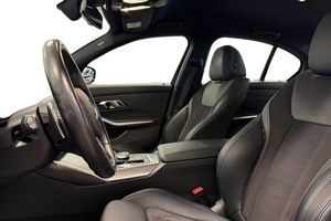 BMW 330 bild 12