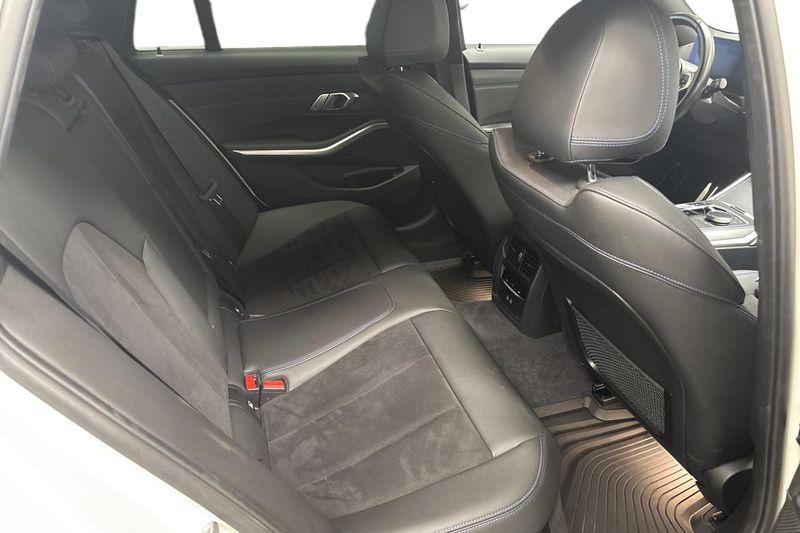 BMW 330 bild 11