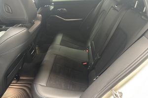 BMW 330 bild 12