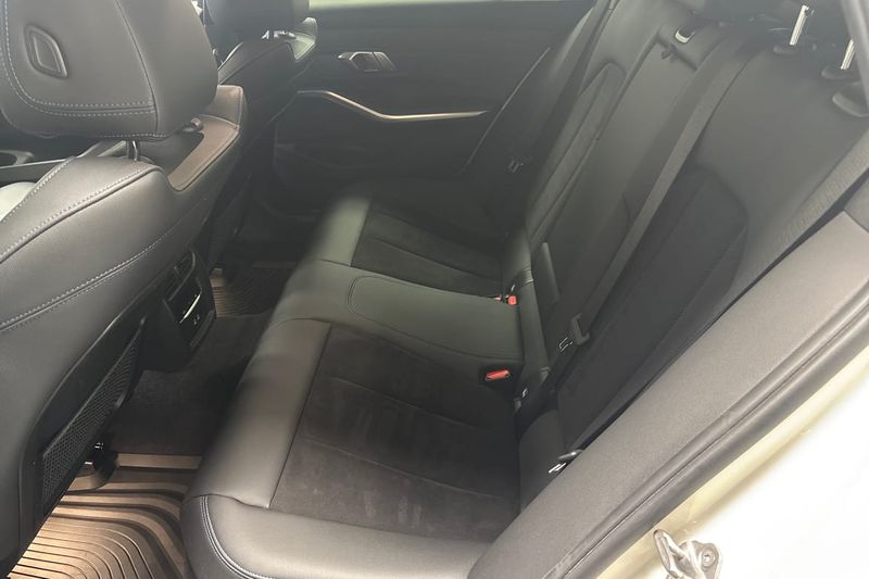 BMW 330 bild 12