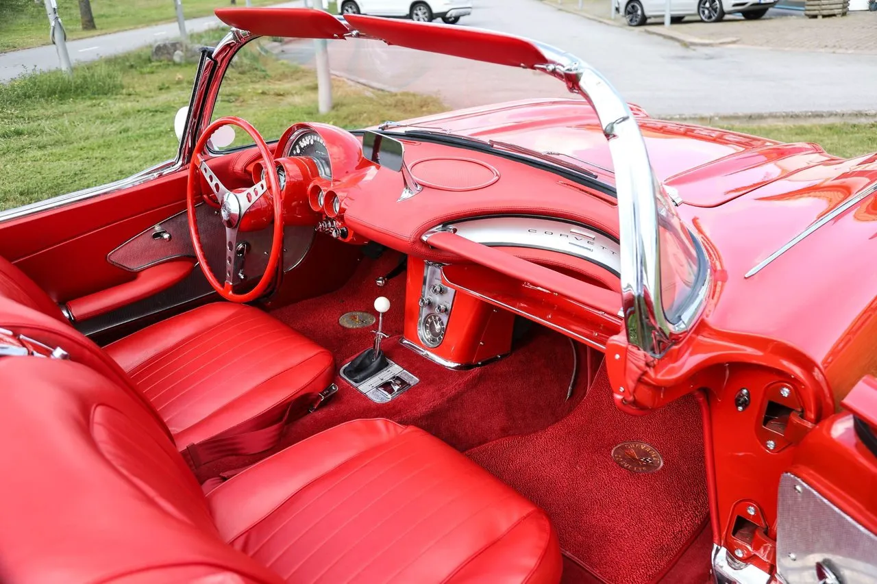 Vehicle image 22