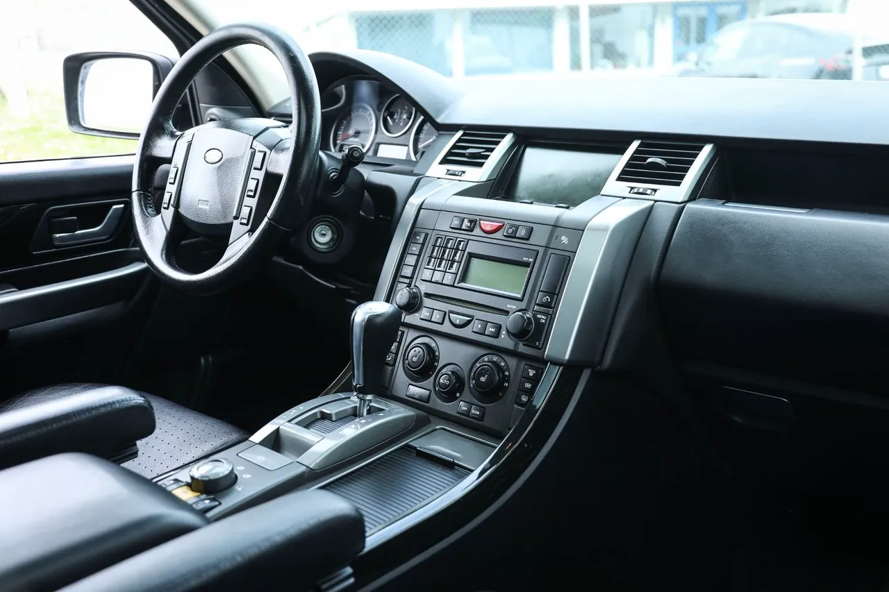 Vehicle image 12