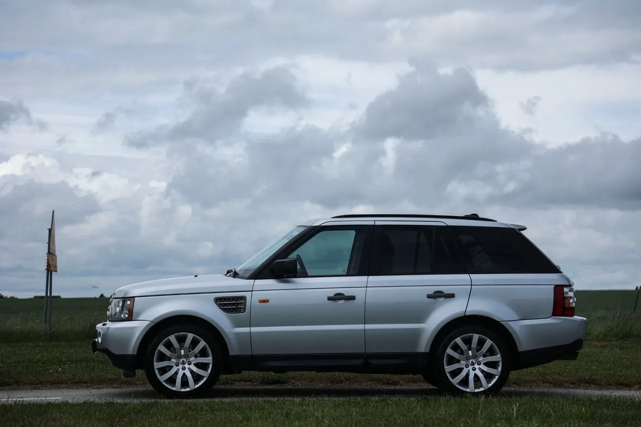 Vehicle image 9