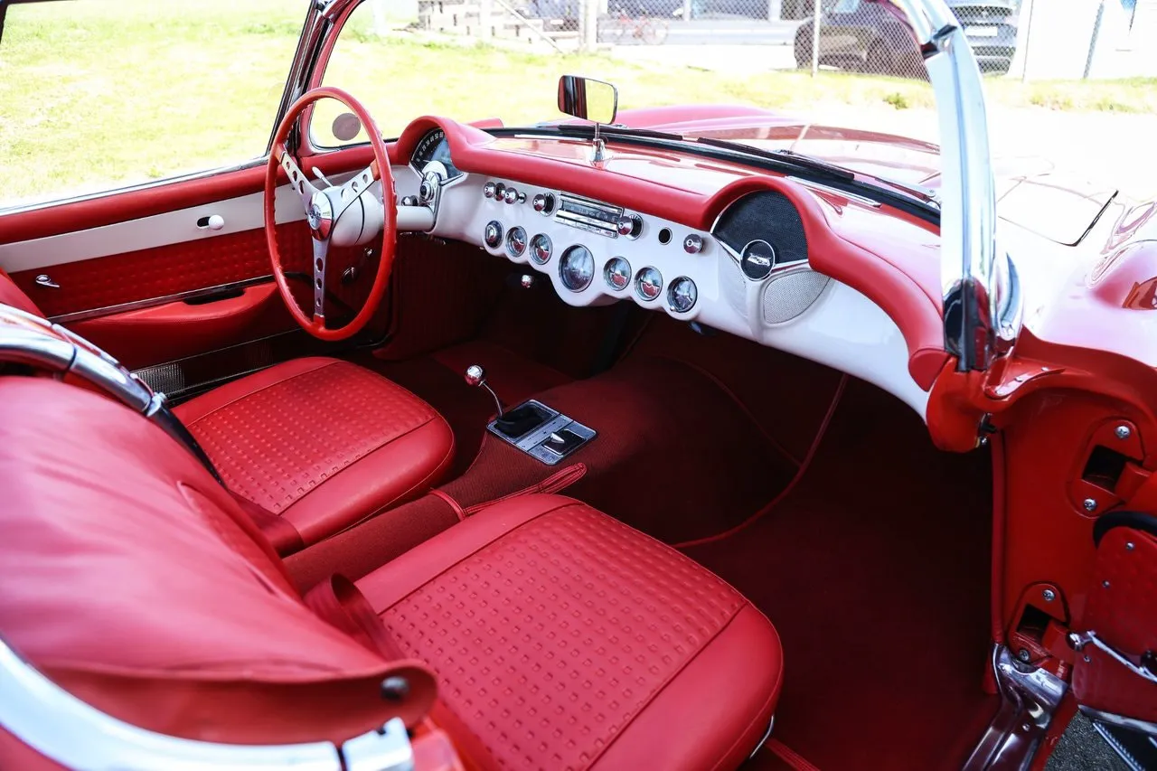 Vehicle image 19