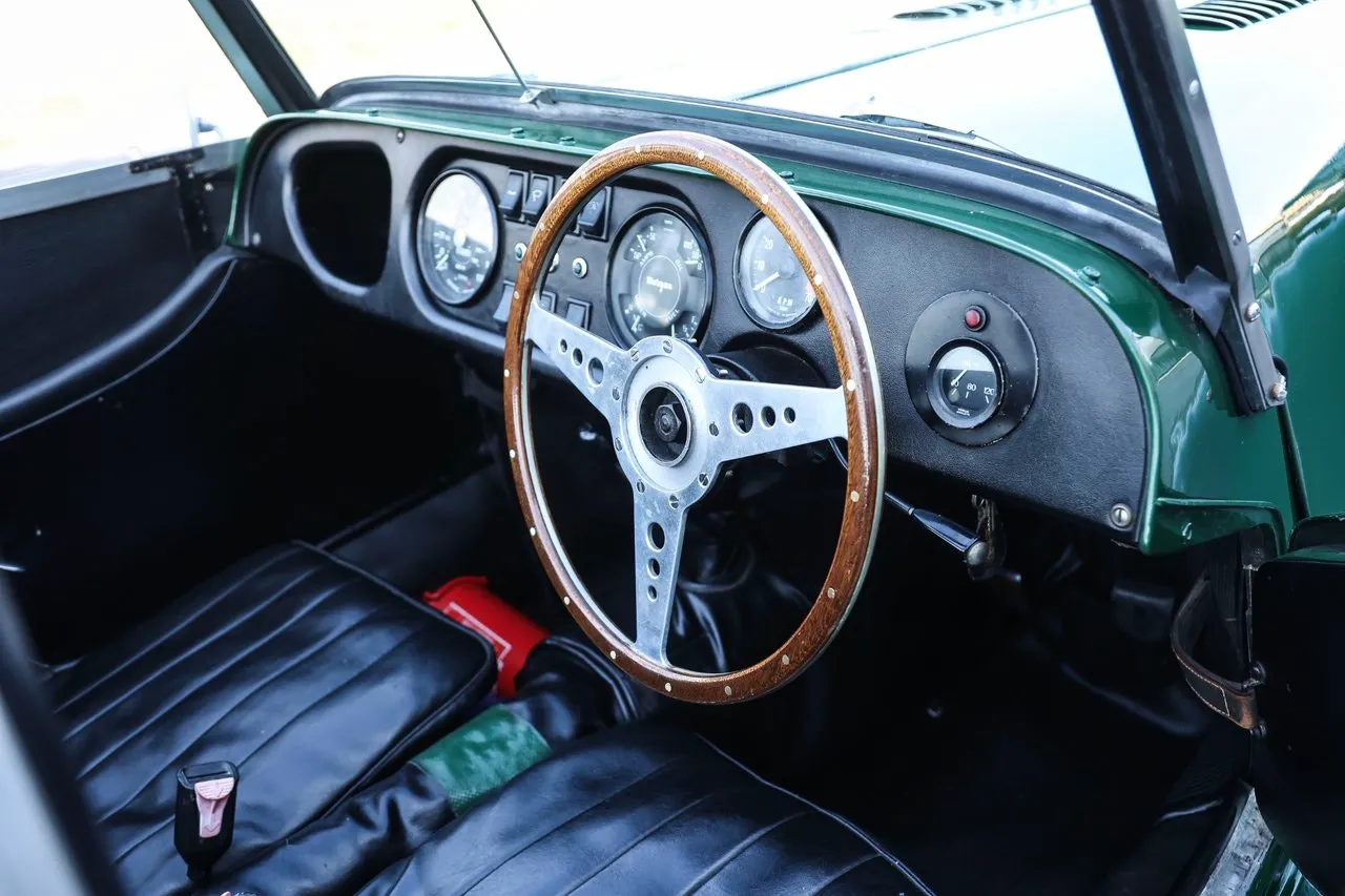 Vehicle image 11