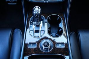 Bentley Bentayga bild 32