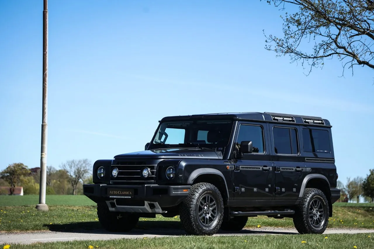 Vehicle image 14