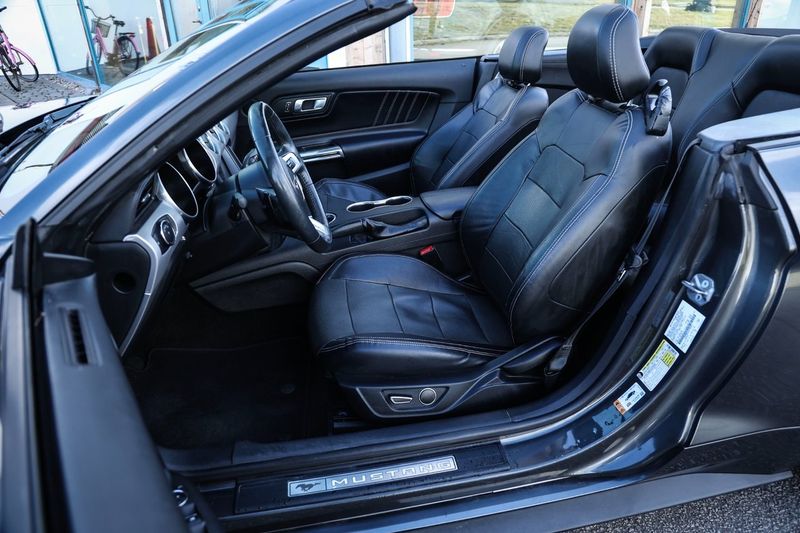 Ford Mustang bild 17