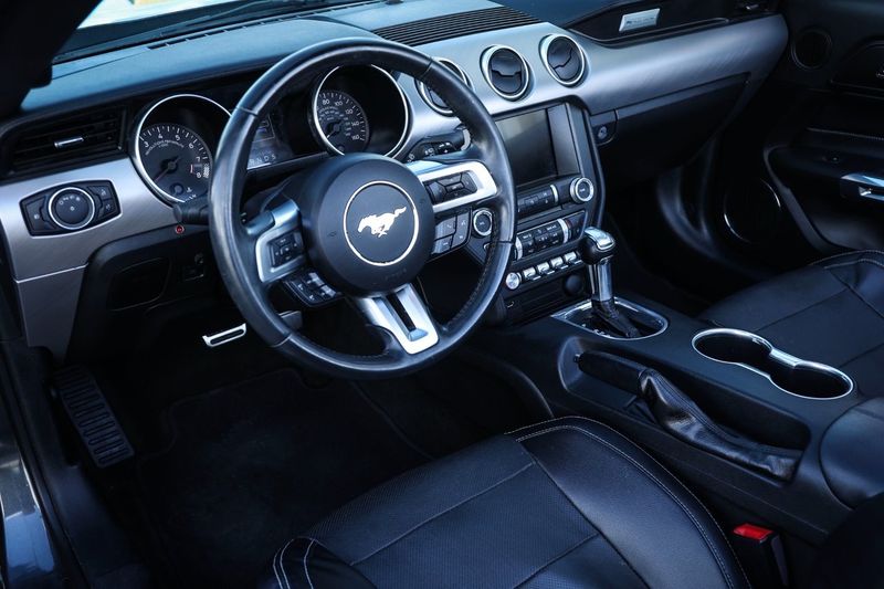 Ford Mustang bild 16