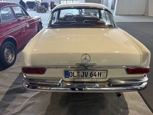 Mercedes 220 bild 4