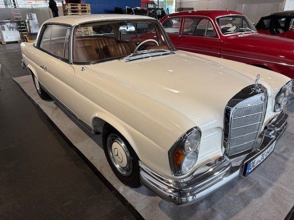 Mercedes 220 W111 SE Coupé - 1964