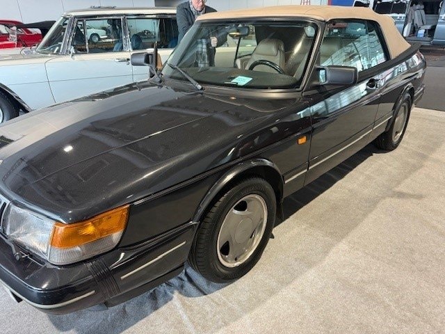 Saab 900