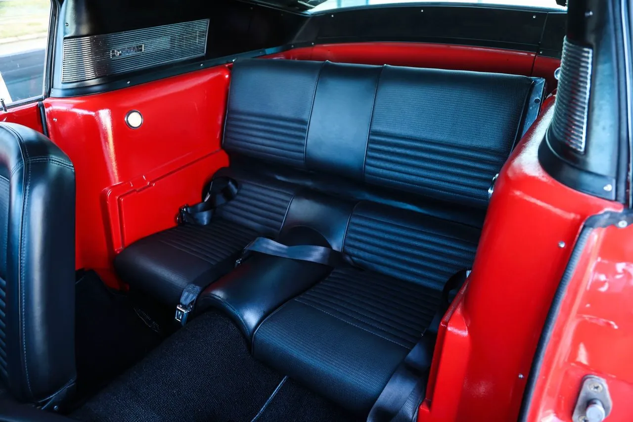 Vehicle image 15