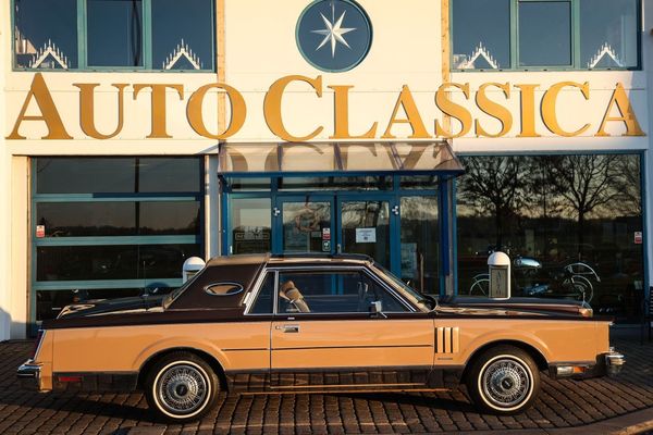 Lincoln Continental Mark VI Coupé 5.0 V8 EFI - 1983