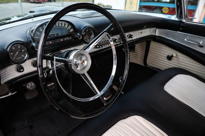 Ford Thunderbird bild 14