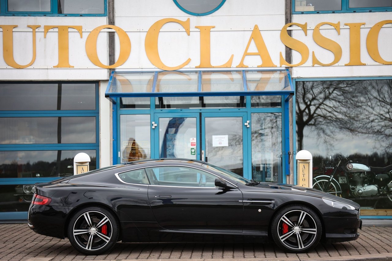 Aston Martin DB9