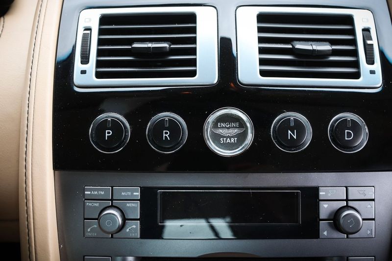 Aston Martin DB9 bild 12