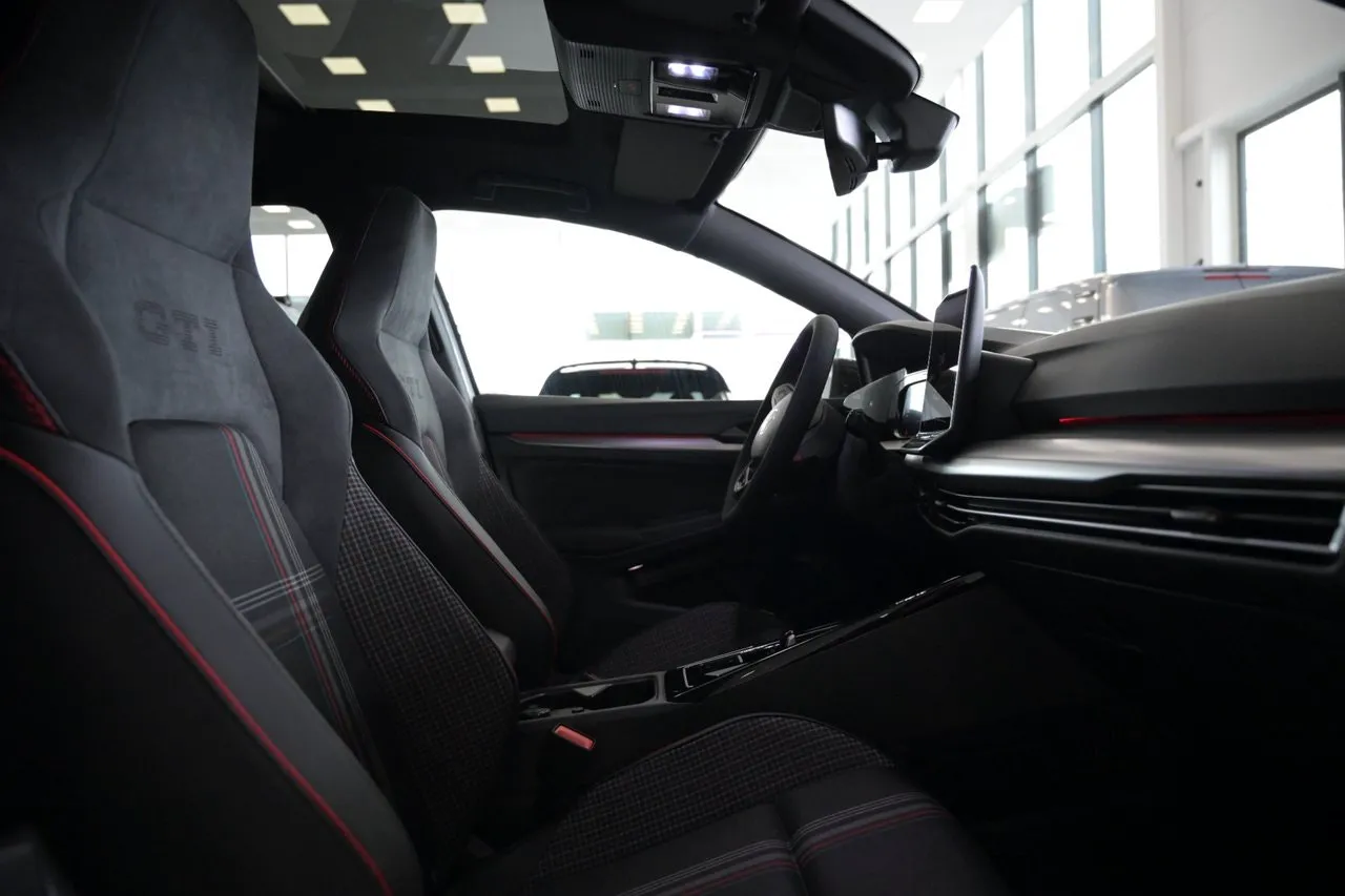 Vehicle image 31