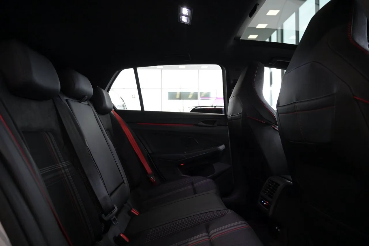 Vehicle image 33
