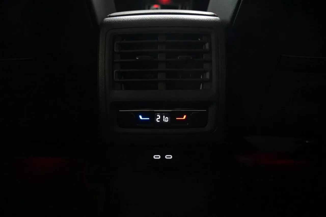 Vehicle image 34