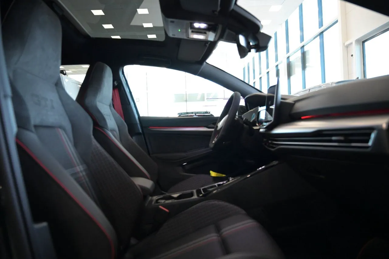 Vehicle image 31