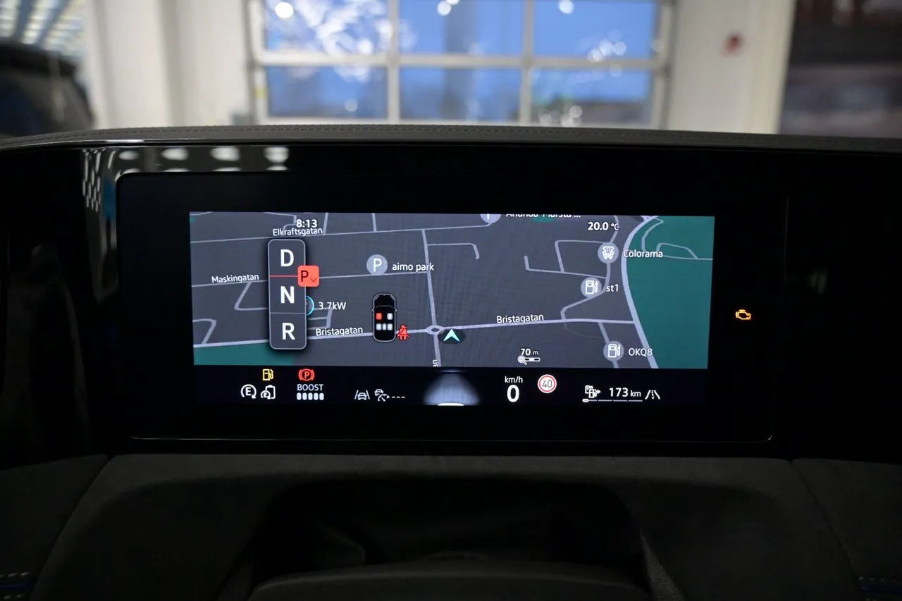 Vehicle image 15