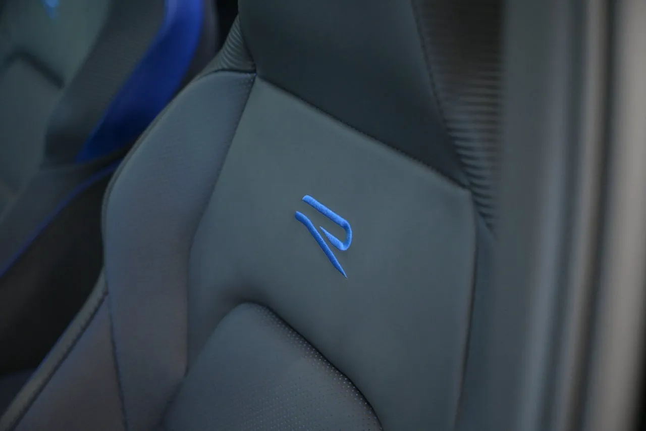 Vehicle image 24
