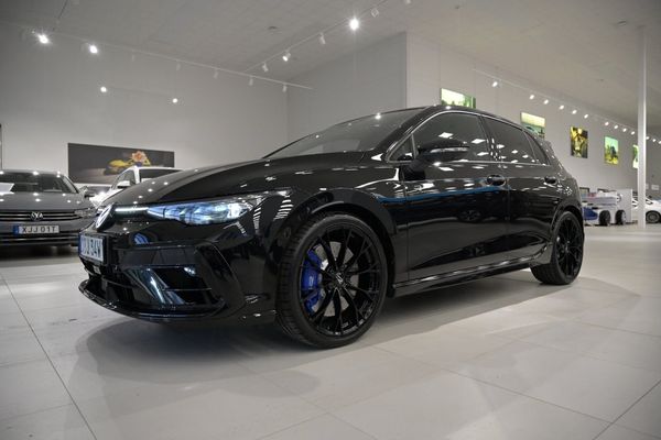 Volkswagen Golf R 333 hk *Black Edition** - 2026