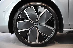 Volkswagen Passat bild 9