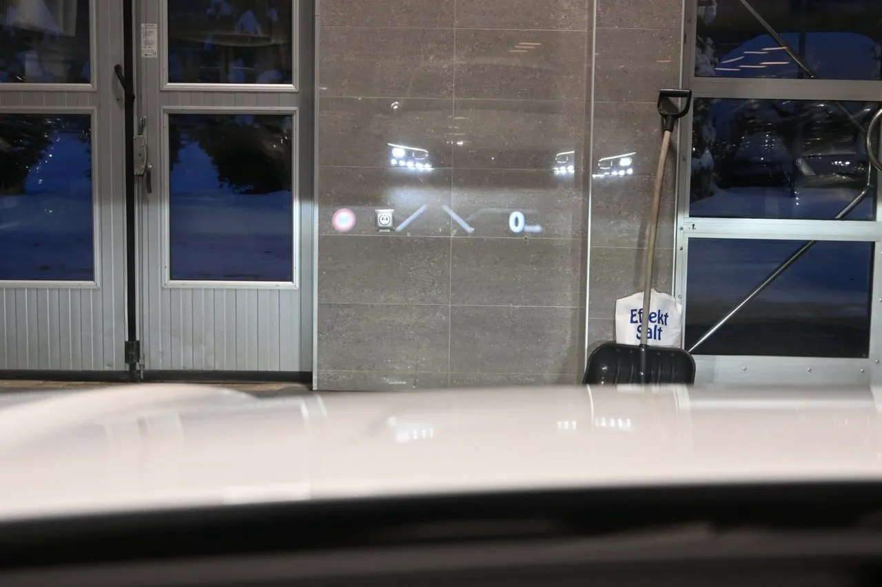 Vehicle image 20