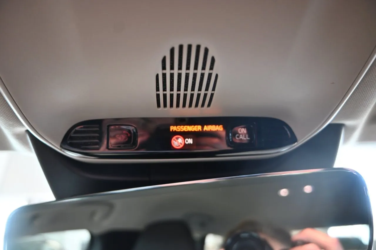 Vehicle image 21