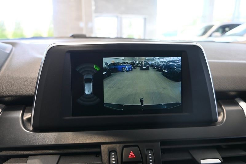 BMW 218 bild 20