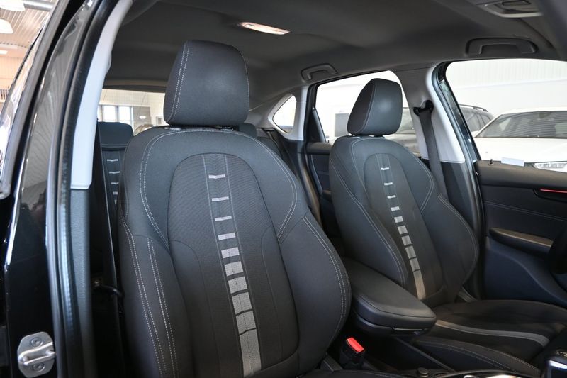 BMW 218 bild 11