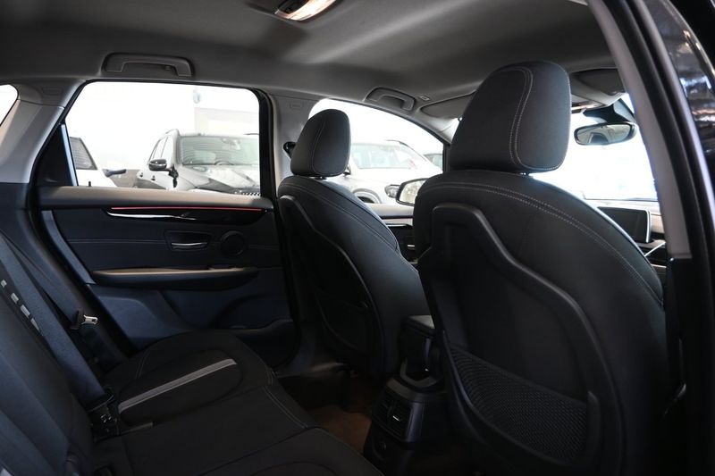 BMW 218 bild 12