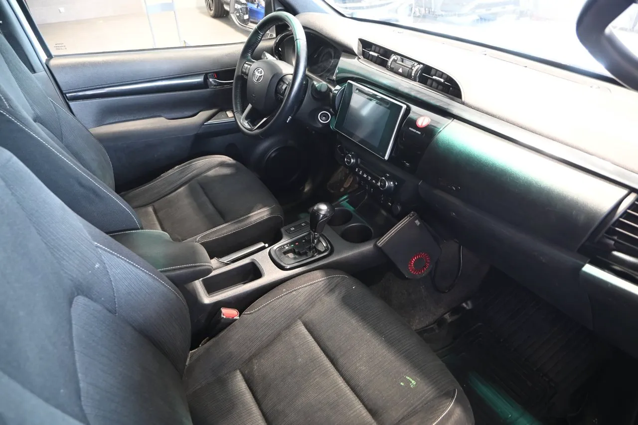 Vehicle image 9