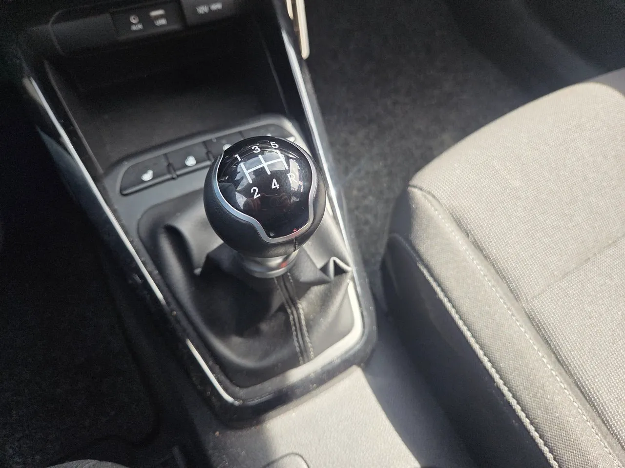 Vehicle image 22
