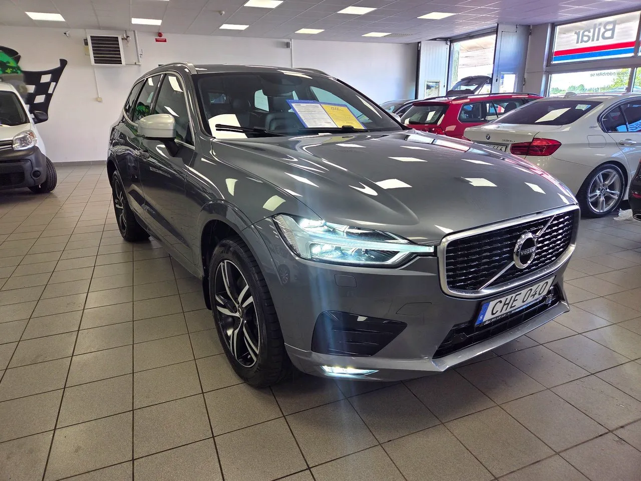 Vehicle image 16
