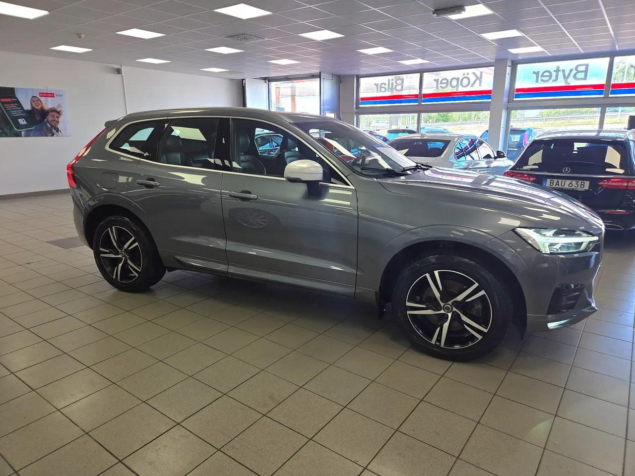 Vehicle image 14