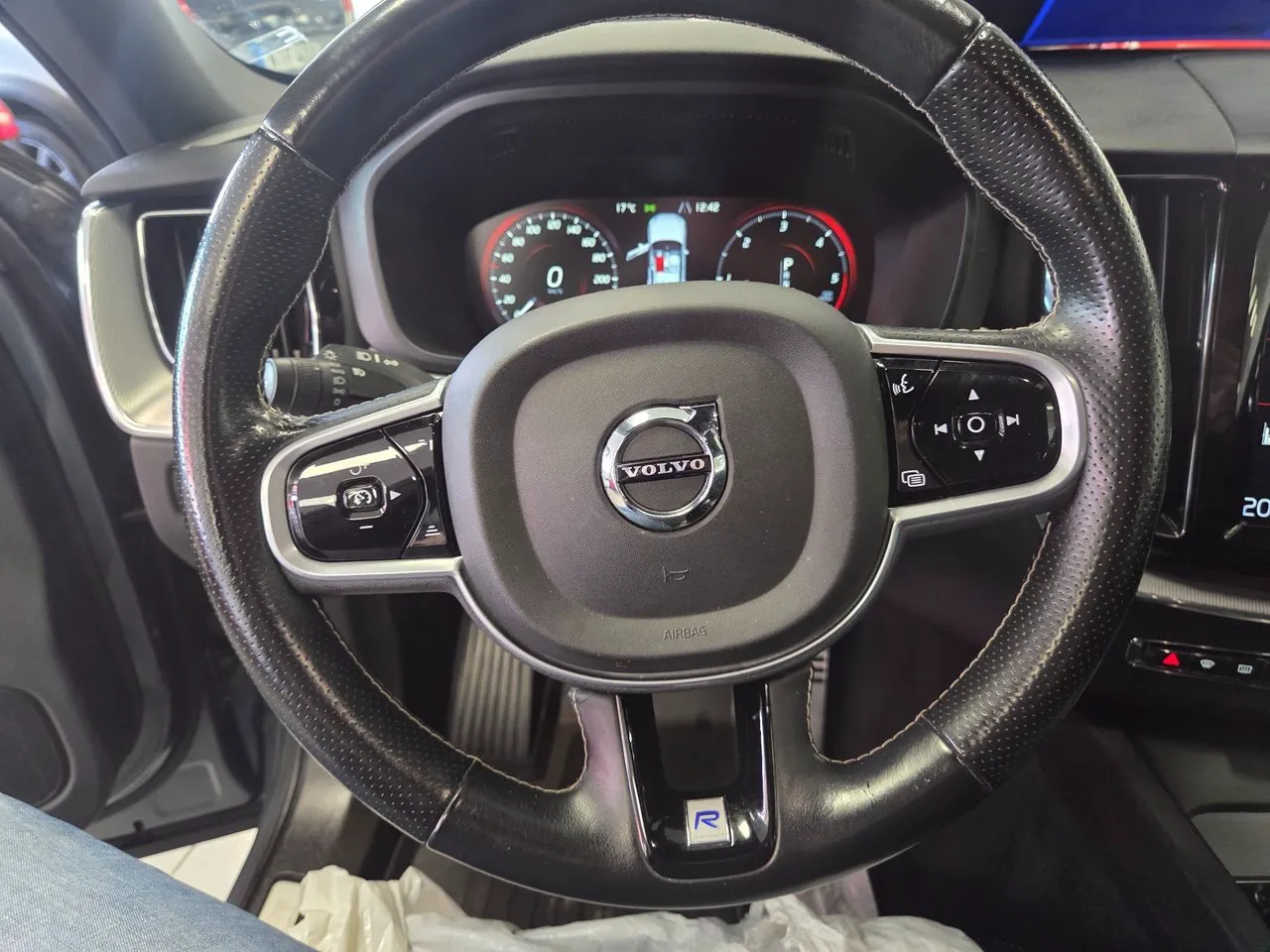 Vehicle image 21