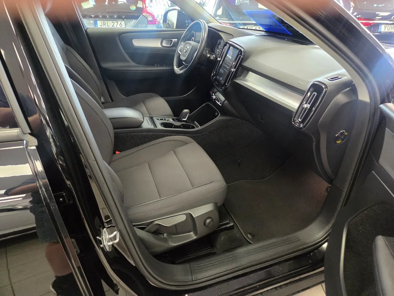 Vehicle image 13