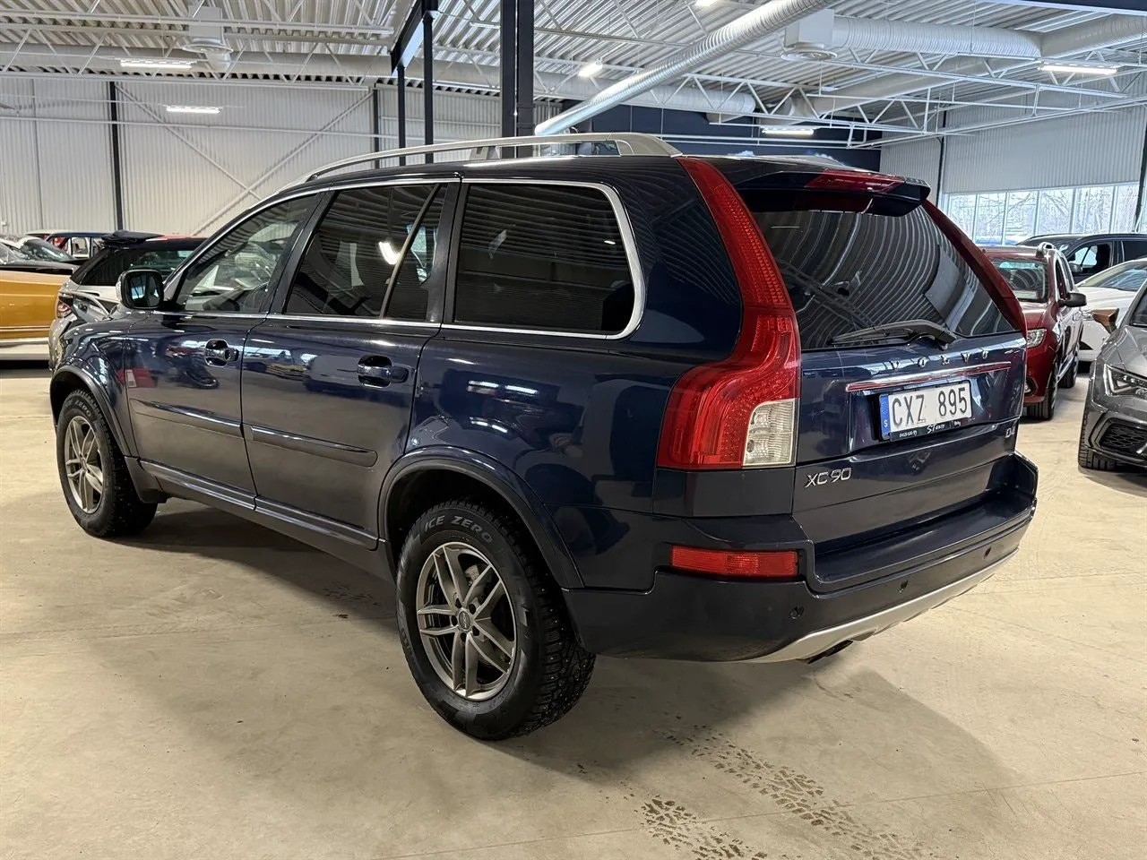 Vehicle image 4