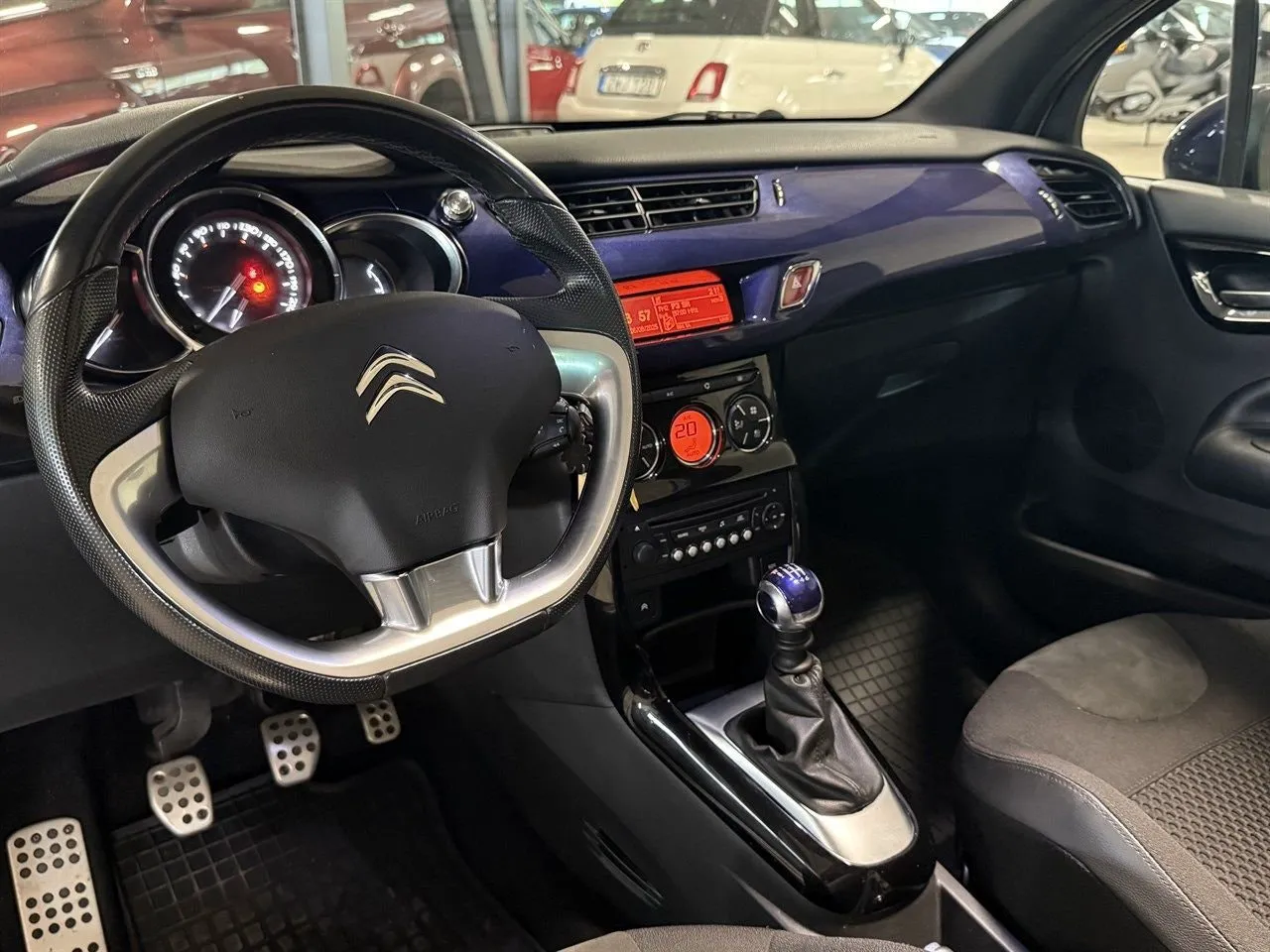 Vehicle image 6