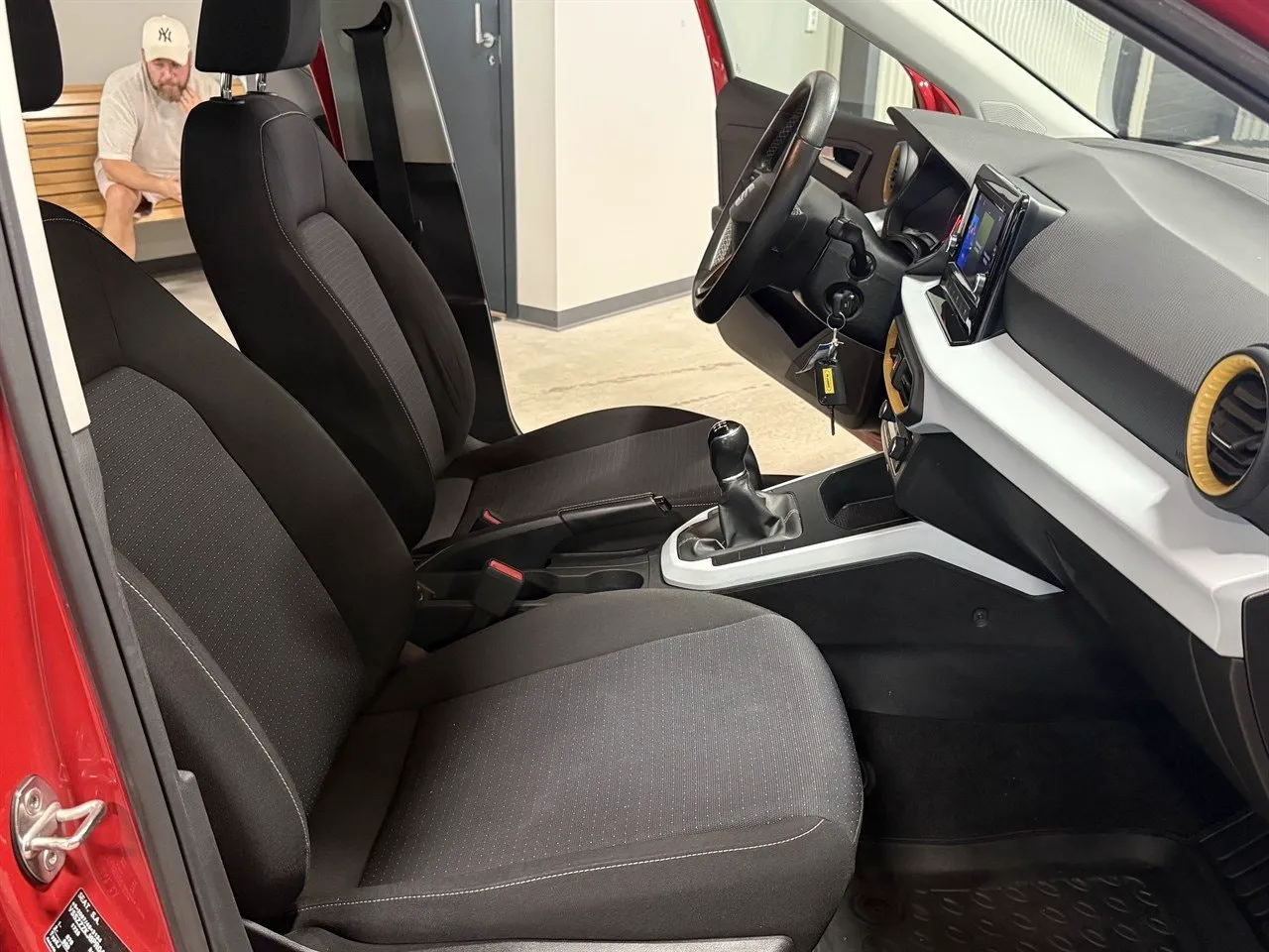 Vehicle image 7