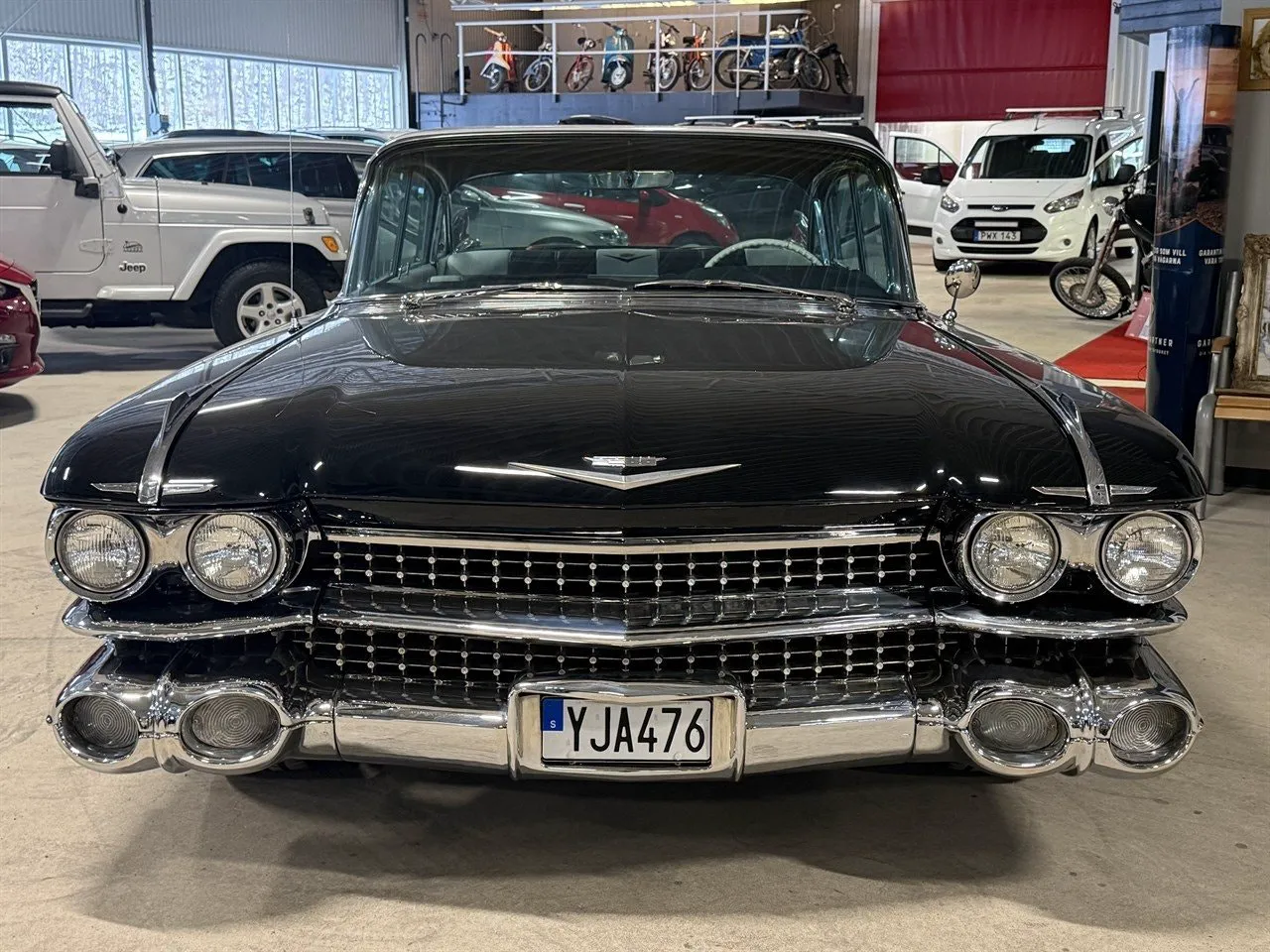 Vehicle image 4