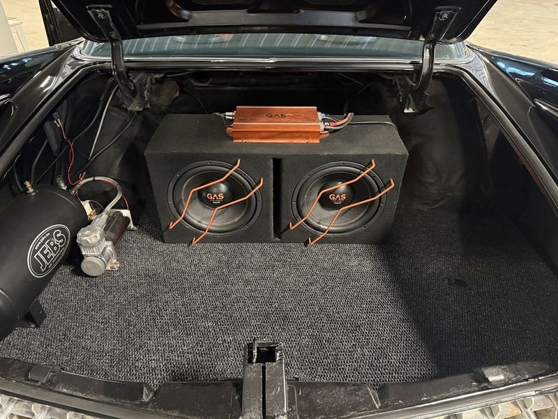 Cadillac DeVille bild 16