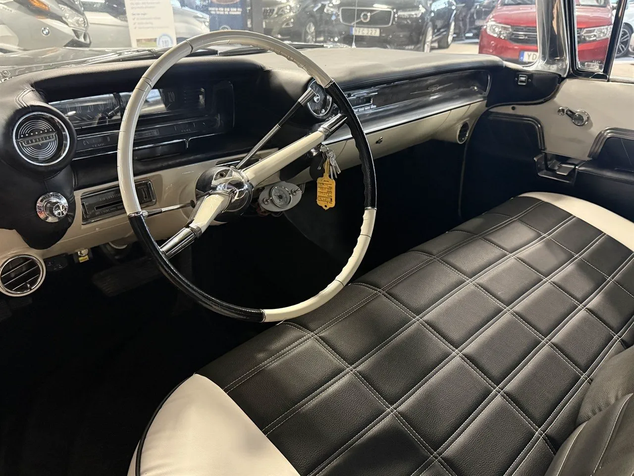 Vehicle image 7