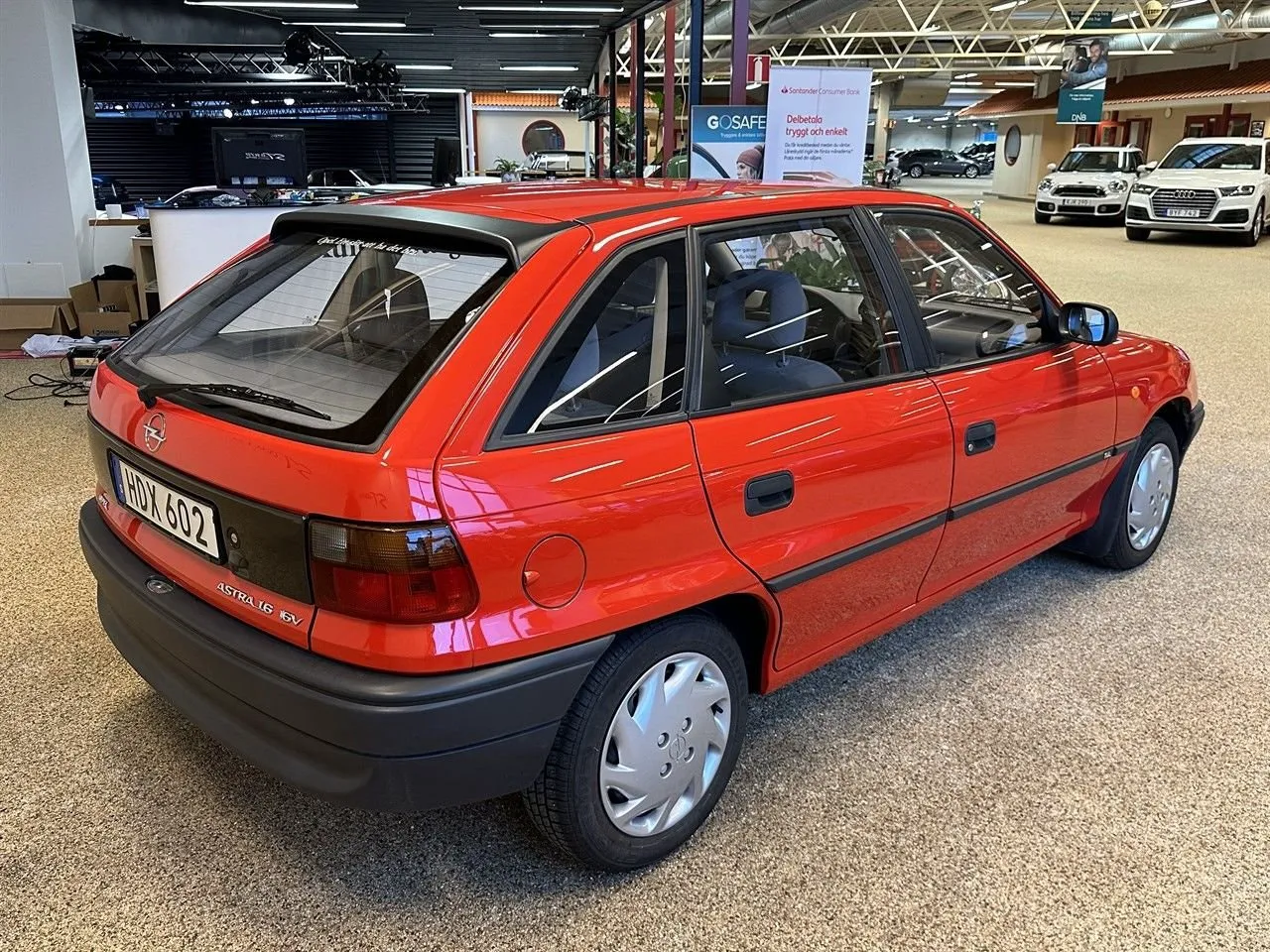 Vehicle image 11