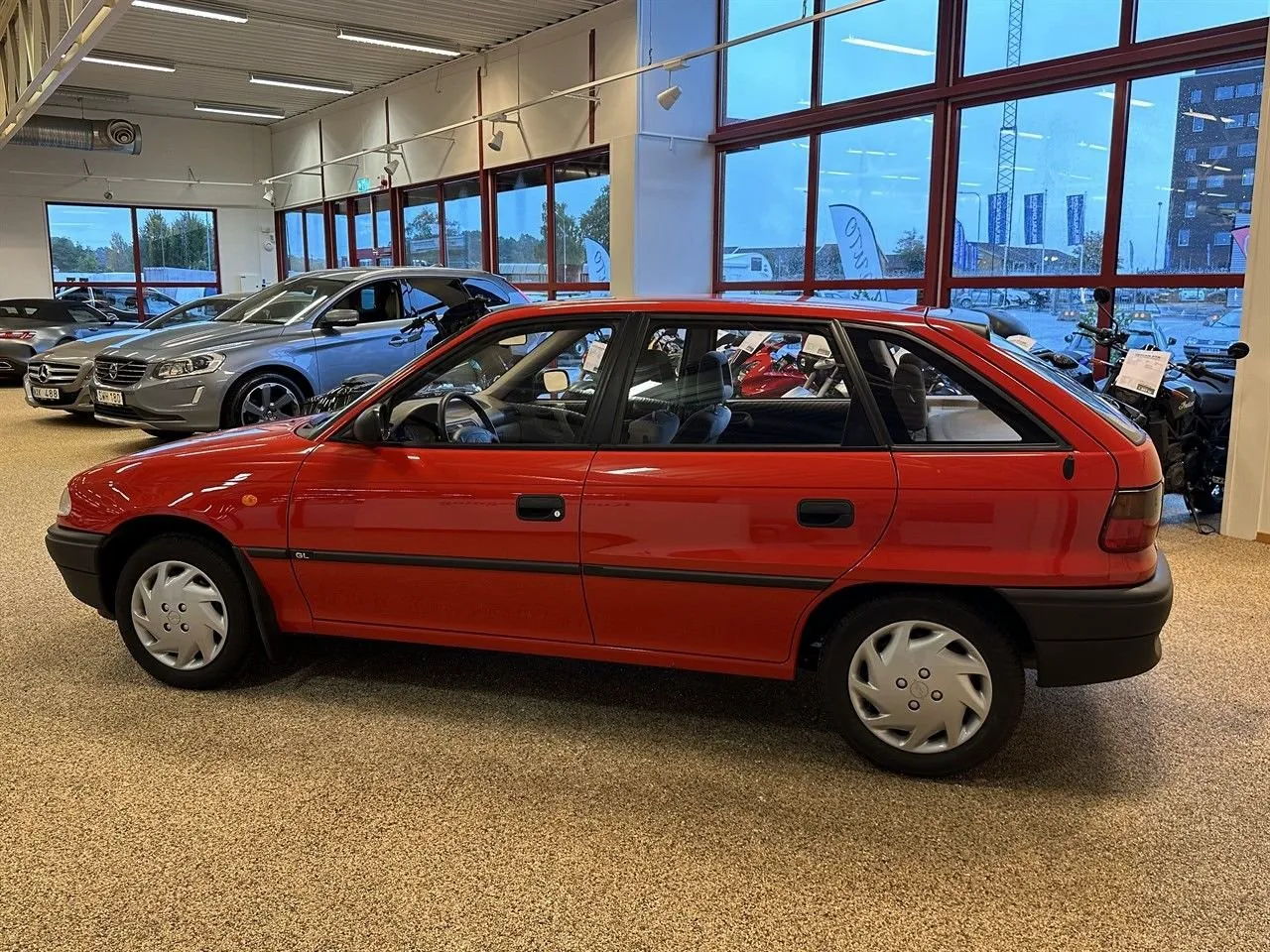 Vehicle image 8